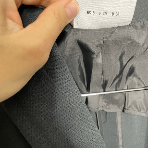 AKRIS PUNTO Wool hook and eye blazer dark gray light weight designer WOMENS 8 - Picture 3 of 8